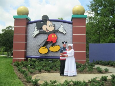 Sandy and Bucky Delano renewing their vows Sandy and Bucky Delano renewing their vows