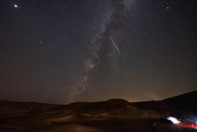 Una meteora delle Perseidi sopra Israele