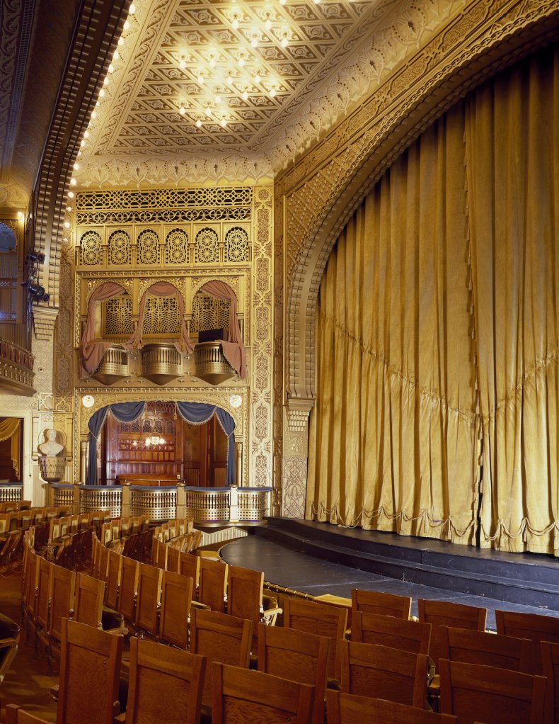 Mabel Tainter center
