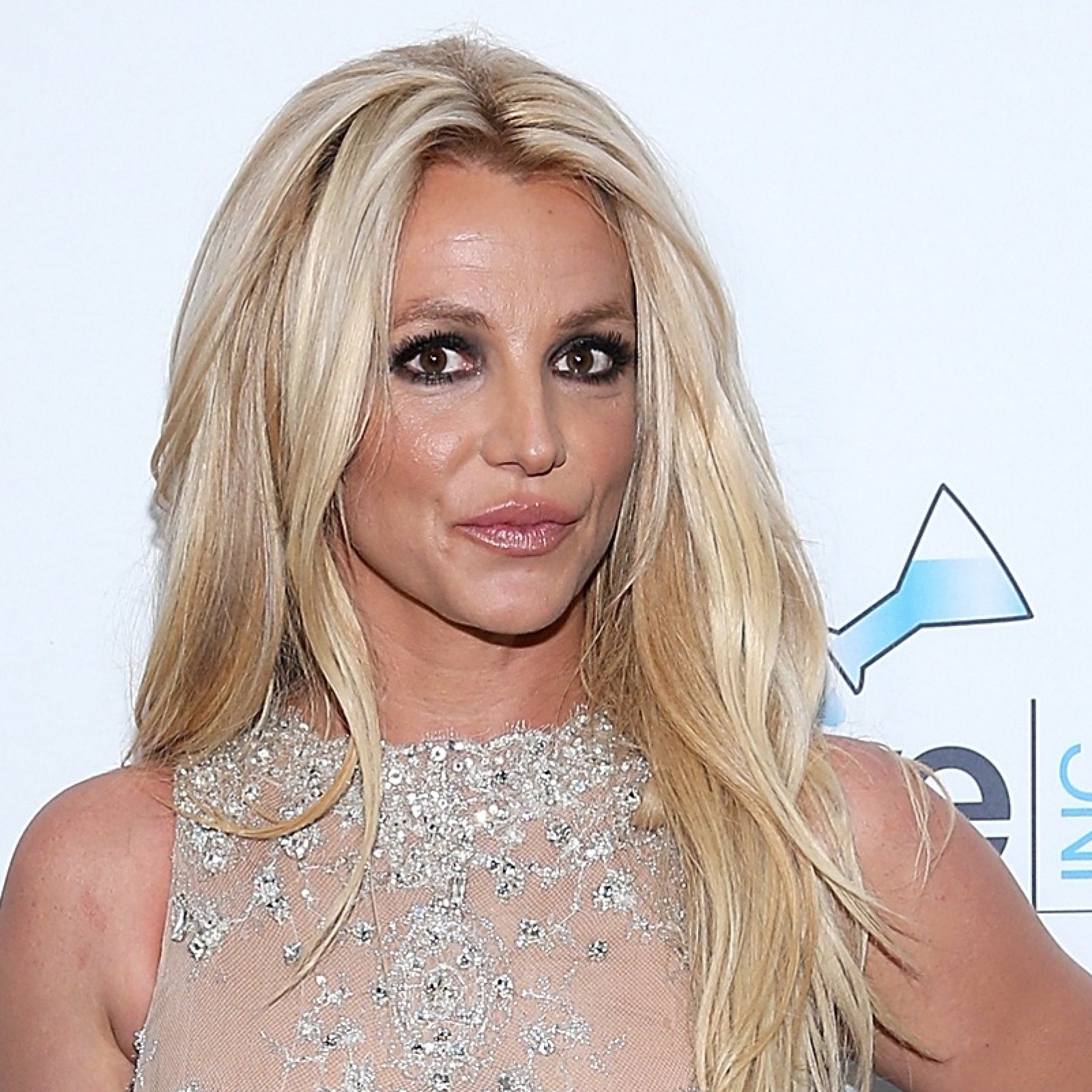 Best Britney Spears Looks Hot As She Poses Braless