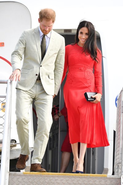 Prince Harry, Meghan Markle Exit Plane Prince Harry, Meghan Markle Exit Plane