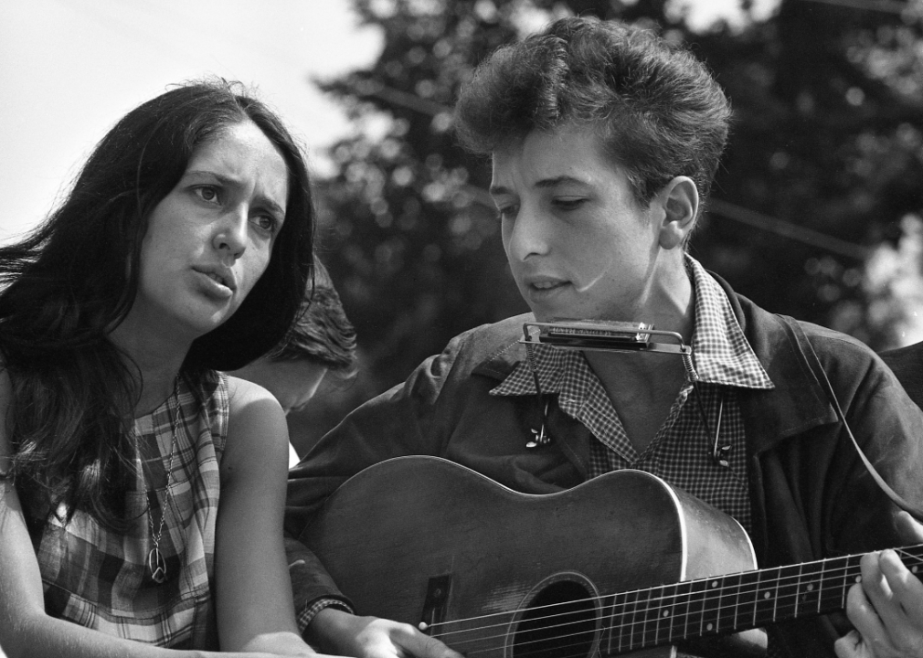 the-50-best-folk-albums-of-all-time-story-telling-co