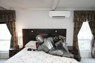 Knight giving a house tour in Washington. Knight giving a house tour in Washington.