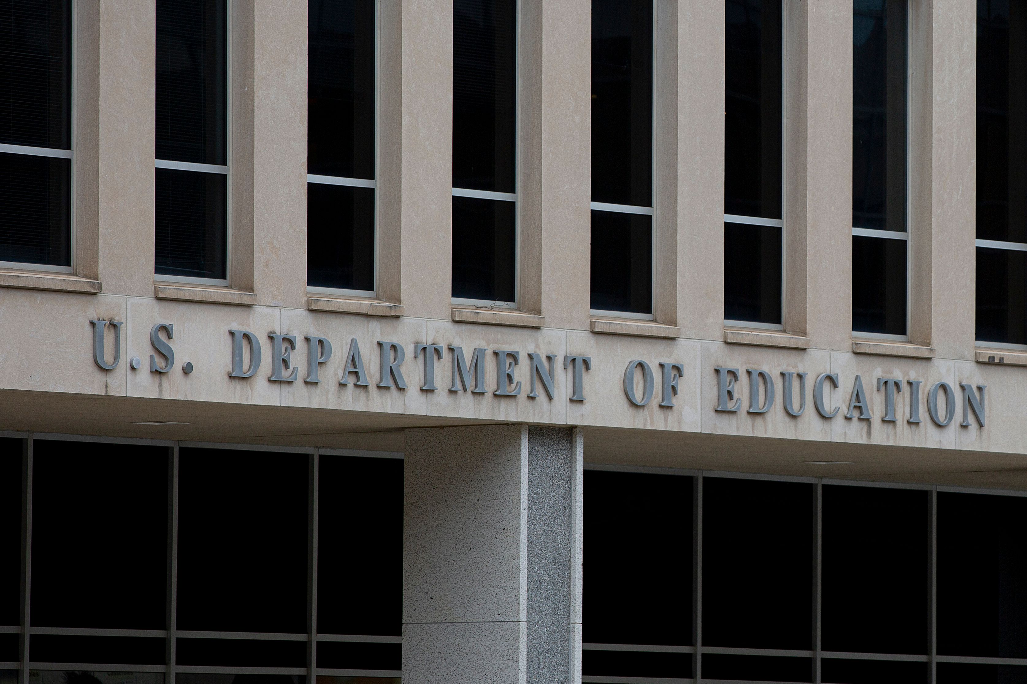Do I Qualify For Student Loan Forgiveness Update On Biden Student Loan 