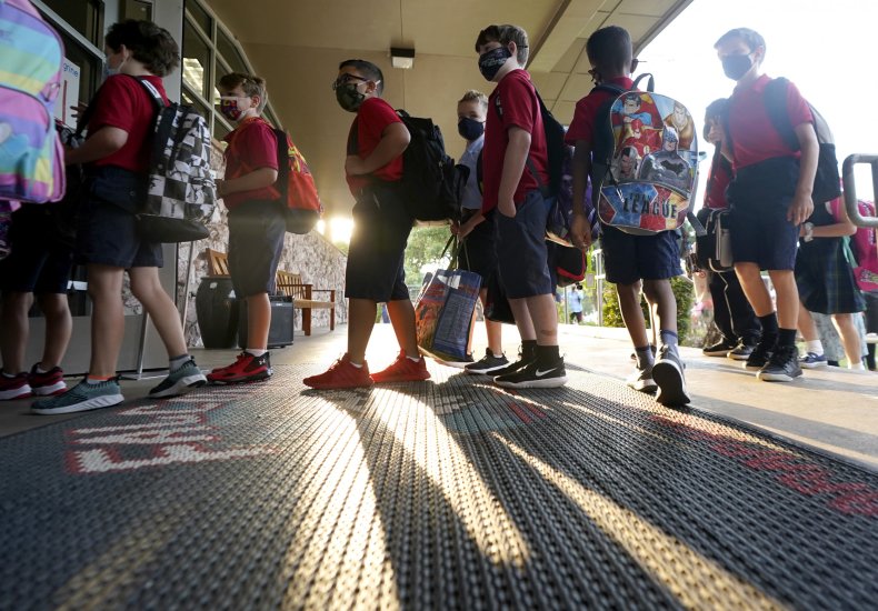 Texas School Districts Fight Mask Mandate Ban