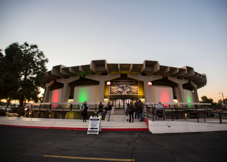 Arizona: Celebrity Theatre