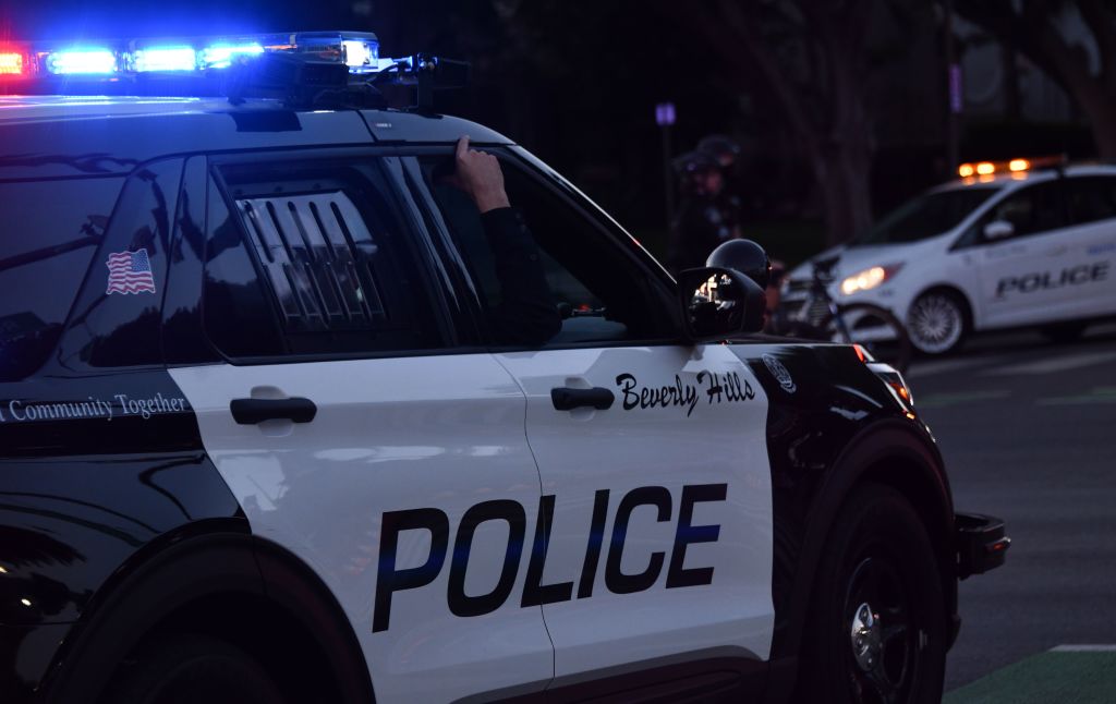 Lapd Officer Under Fire From Activists After Video Shows Him Punching Suspect Newsweek 