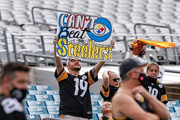 Steelers fan brawl erupts at Heinz Field after woman slaps man in the face  (Video)