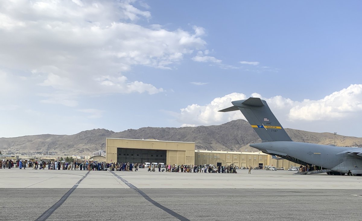 U.S. Army assist Kabul airlift 