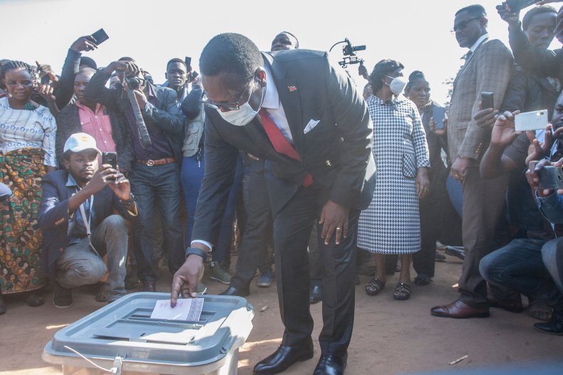Lazarus Chakwera casts his ballo