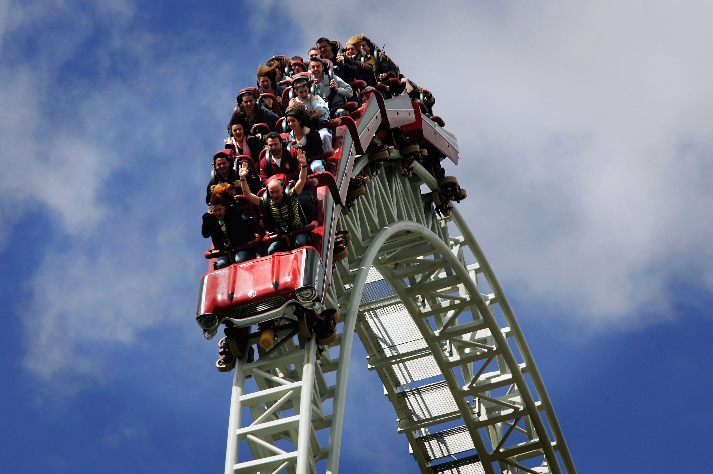 World s Fastest Accelerating Roller Coaster Closes After Breaking