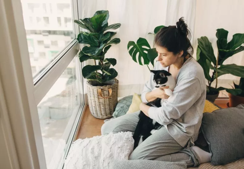 Woman Chooses Cat Over Boyfriend