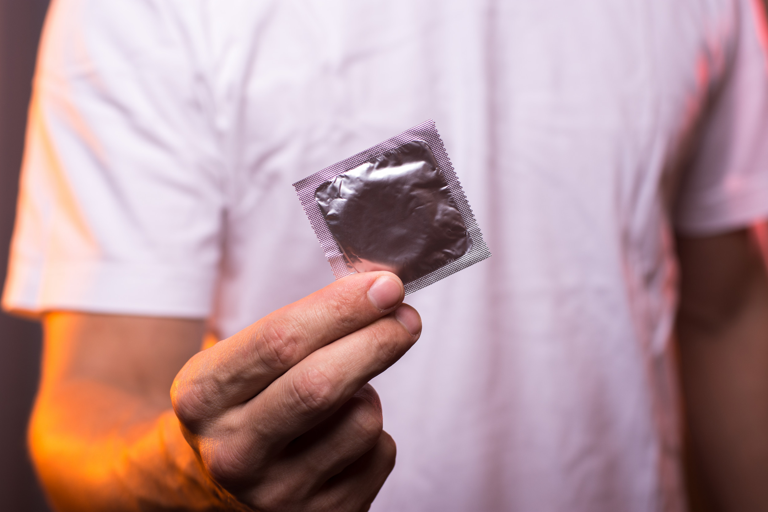 Man Uses Adhesive Instead of Condom, Dies