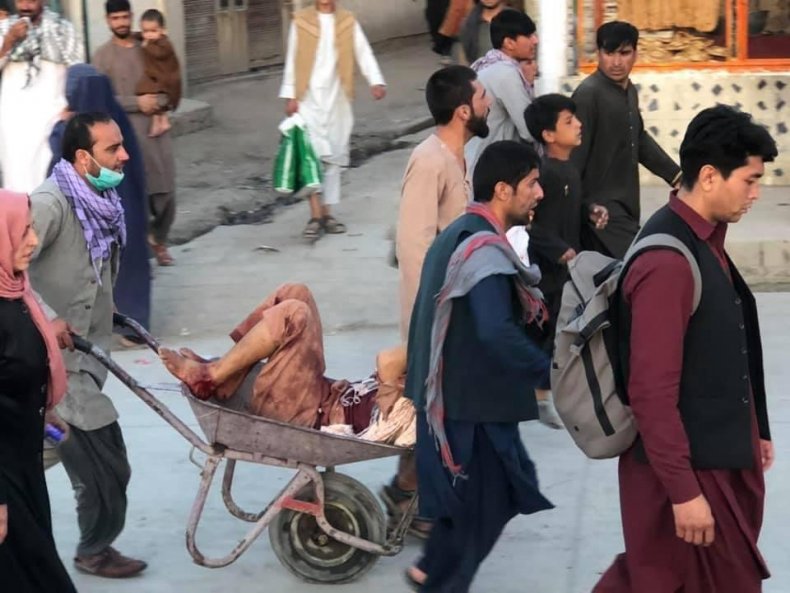 Blast at Kabul airport cause many casualties 
