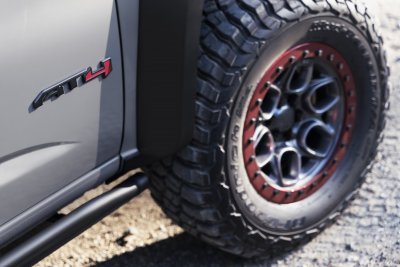 GMC Canyon AT4 OVRLANDX GMC Canyon AT4 OVRLANDX