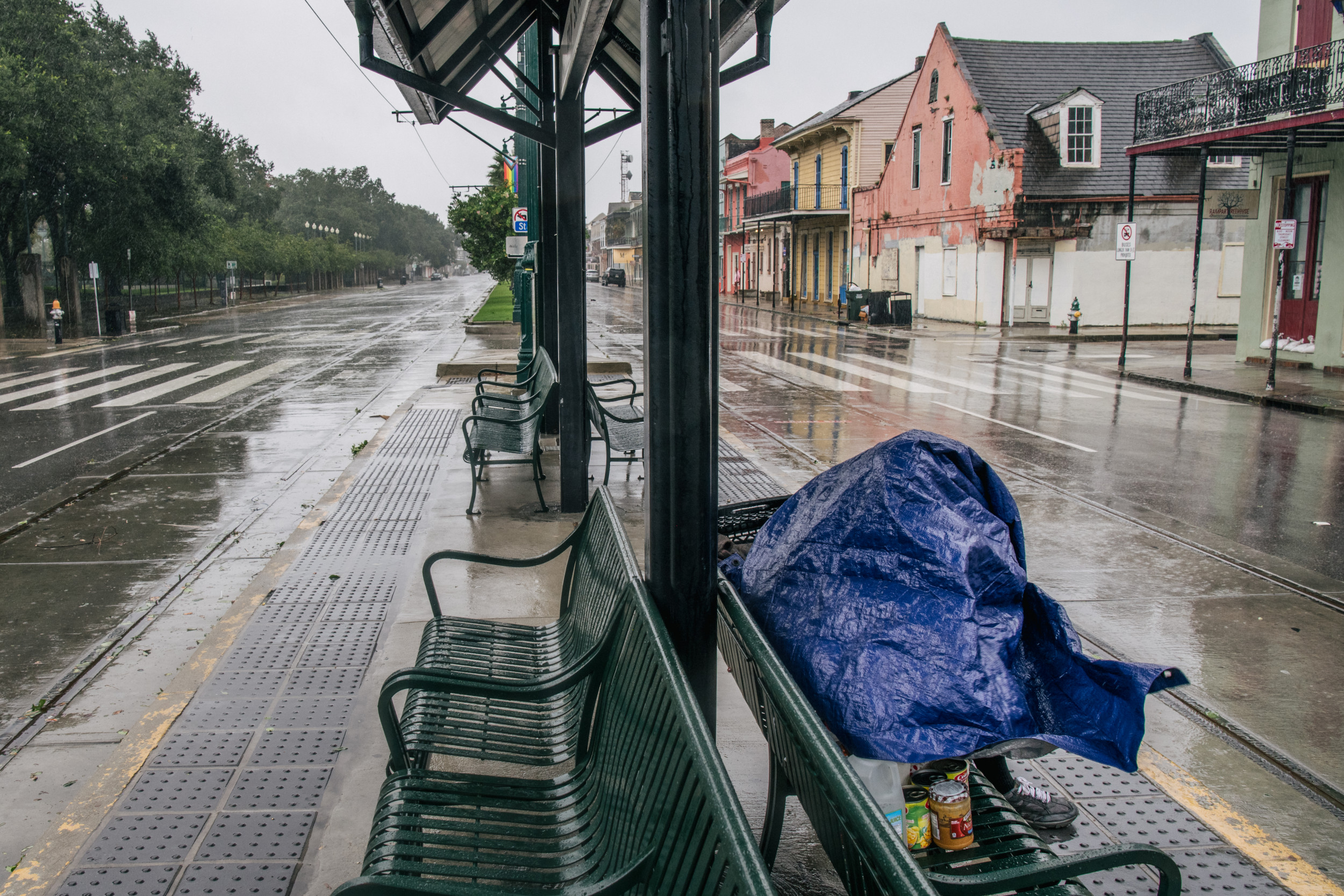As Hurricane Ida Hits, Local Officer Warns All Police Cars Are Flooded, Station Losing Roof