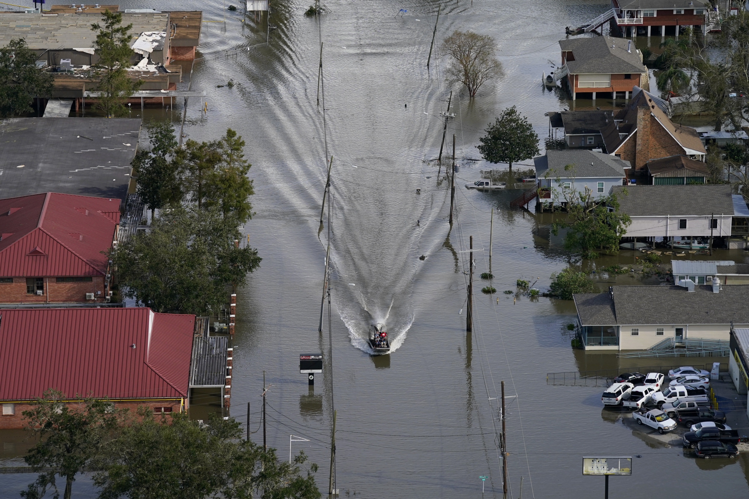 Over 300 000 People In Louisiana Mississippi Without Water Amid Hurricane Ida Damage Newsweek