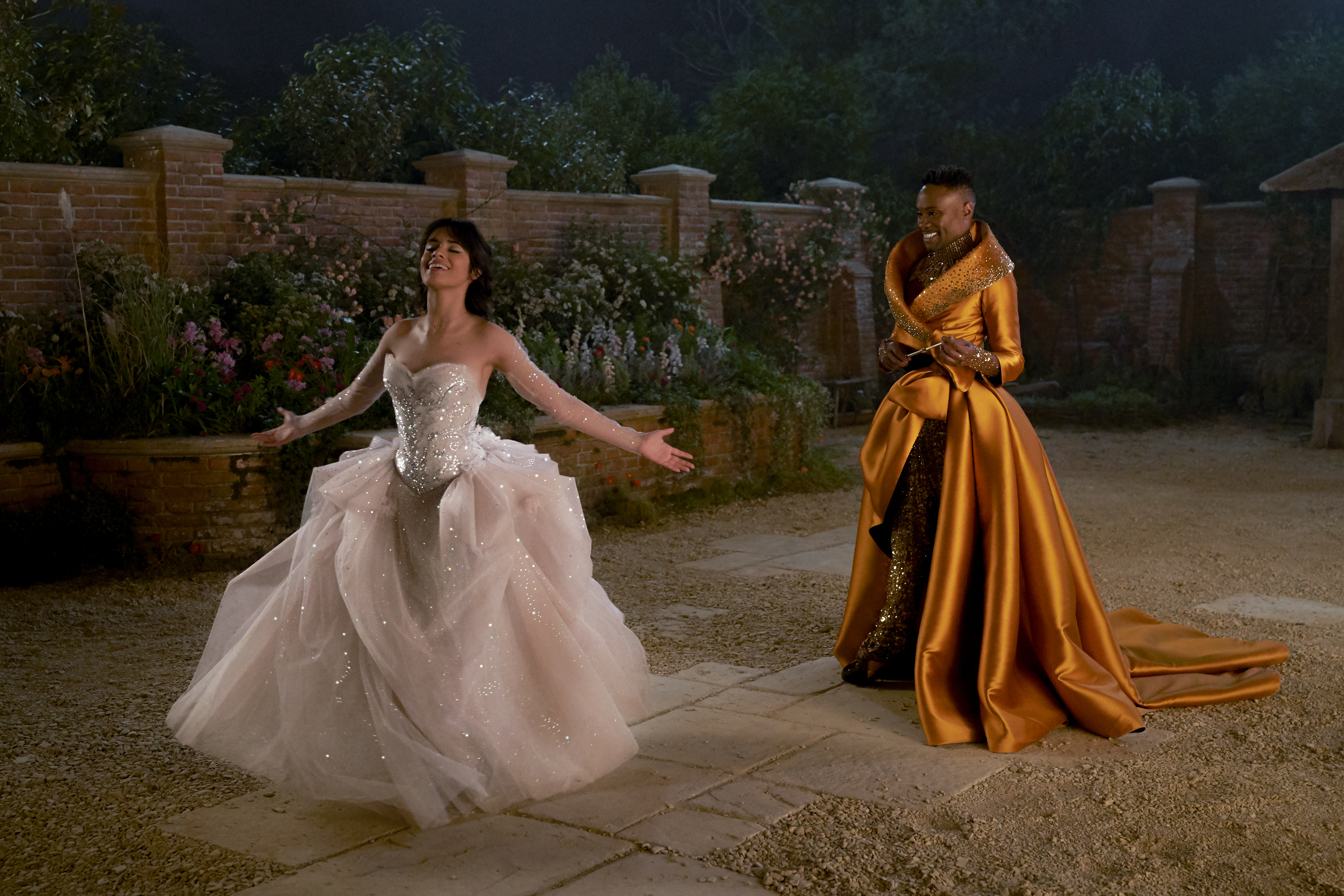Cinderella' Trailer: How Lily James First Meets Her Prince