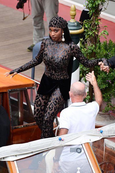 Normani assiste au spectacle Dolce Gabbana, Venise