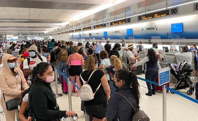Travel Airport Unvaccinated Labor Day Weekend CDC