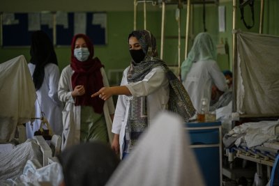 Nurses treat patients at hospital in Kabul Nurses treat patients at hospital in Kabul
