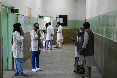Nurses treat patients at hospital in Kabul Nurses treat patients at hospital in Kabul