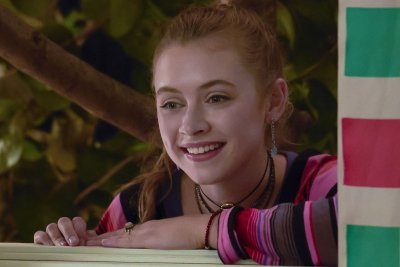 Emma Meisel as Steph Denisco Emma Meisel as Steph Denisco