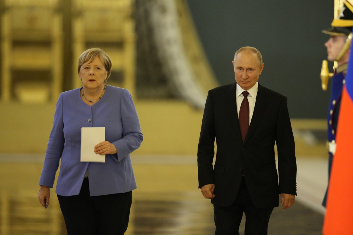 Merkel Meets Putin in Moscow