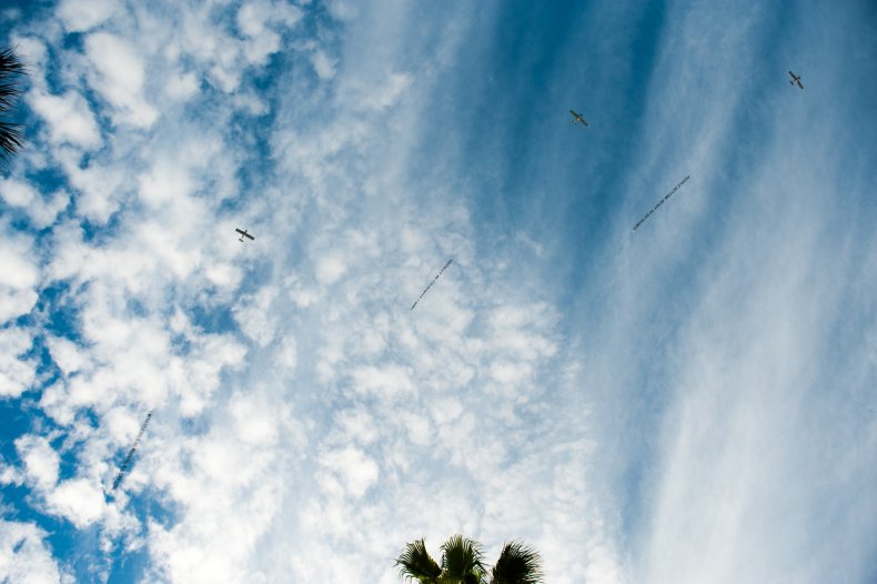 Banner Plane