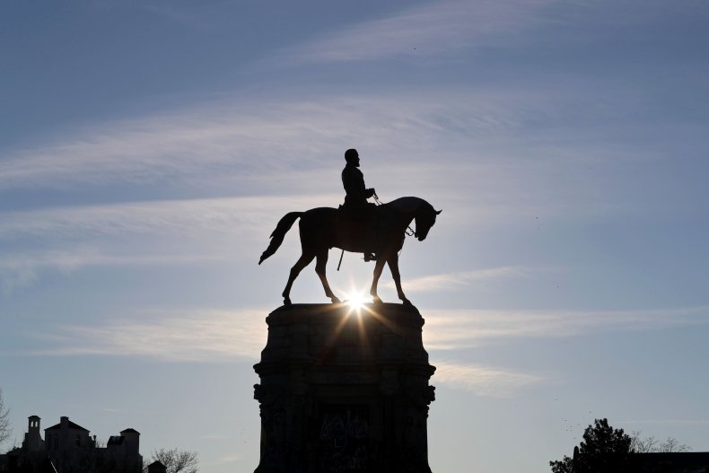 Lee Statue