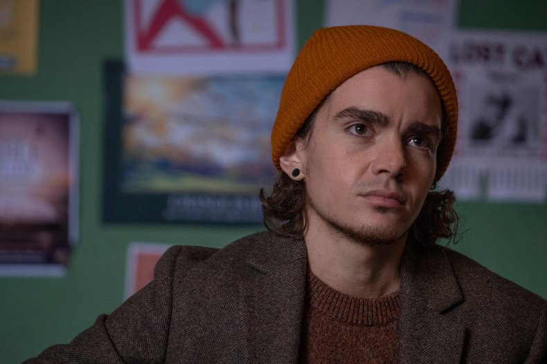Elliot Fletcher in Y: The Last Man