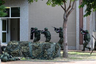Taiwan Live-fire Military Drills Simulate Chinese Attacks Taiwan Live-fire Military Drills Simulate Chinese Attacks