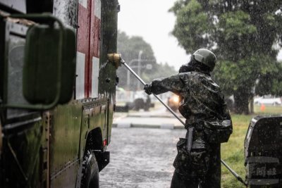 Taiwan Live-fire Military Drills Simulate Chinese Attacks