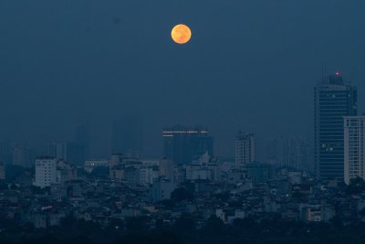 Harvest Moon over Hanoi Harvest Moon over Hanoi