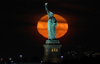 Moon in New York Moon in New York