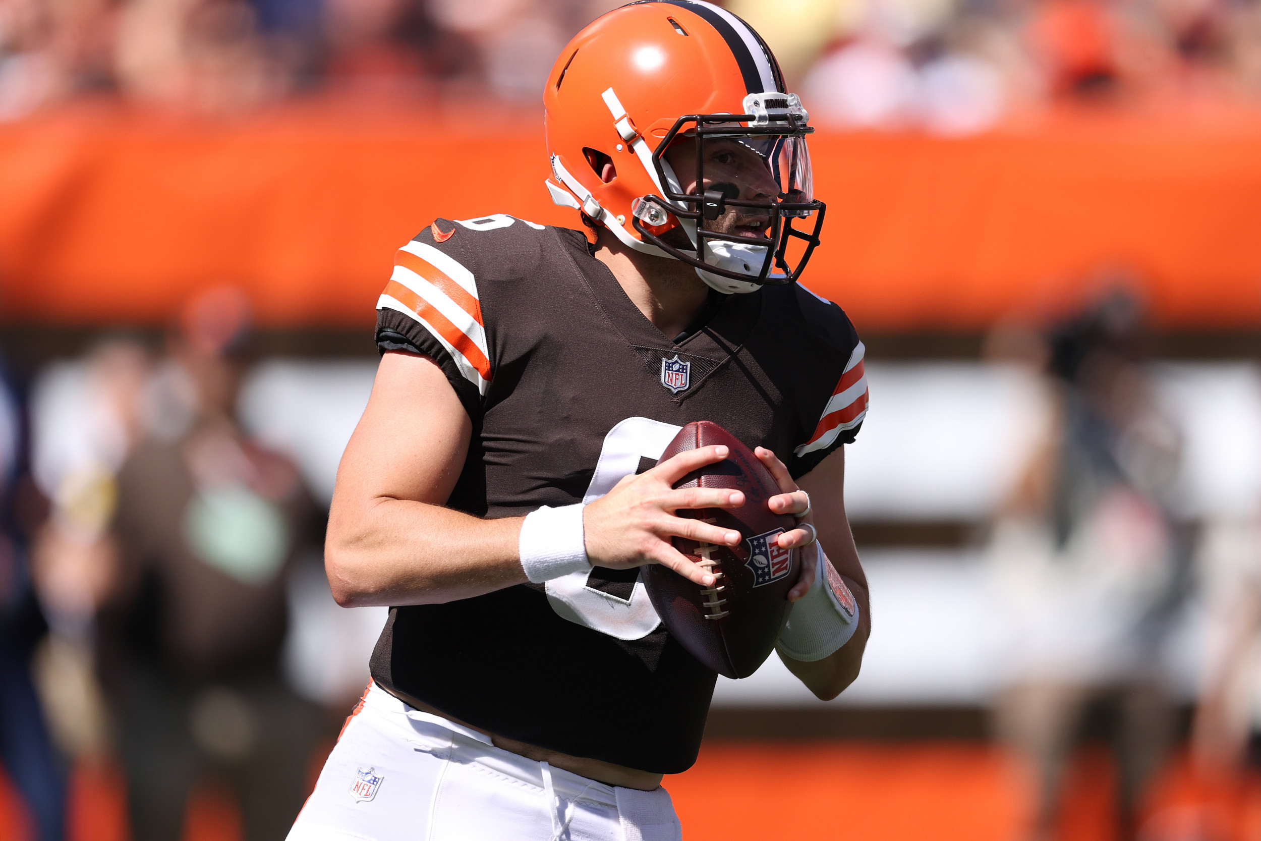 Cleveland Browns' Baker Mayfield Honors Navy Corpsman Killed in Kabul With  Custom Cleats