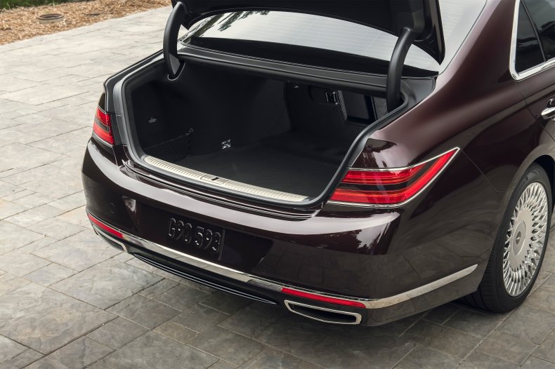 2021 Genesis G90