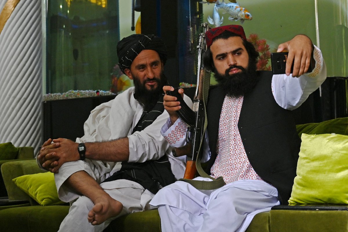 Taliban selfies in Kabul 
