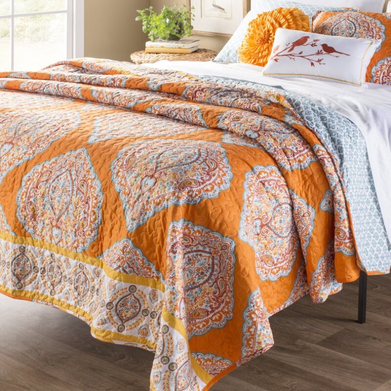 World Menagerie Cherie Tangerine Quilt Set