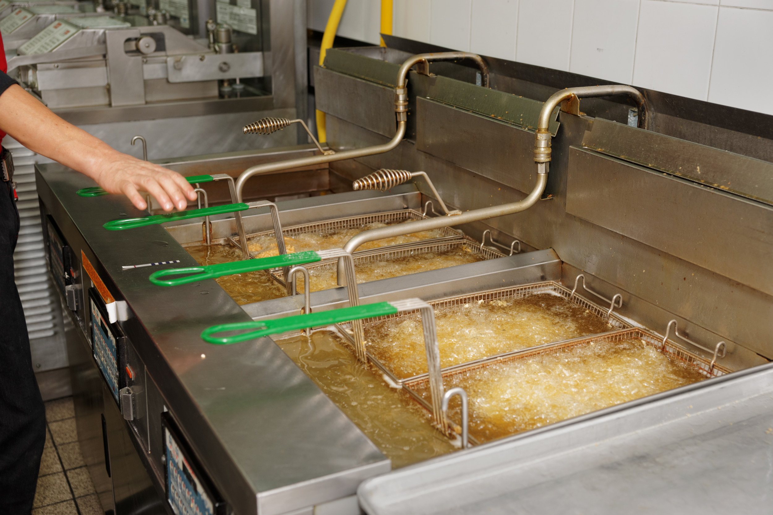 How to Clean a Deep Fryer Basket in Your Commercial Kitchen