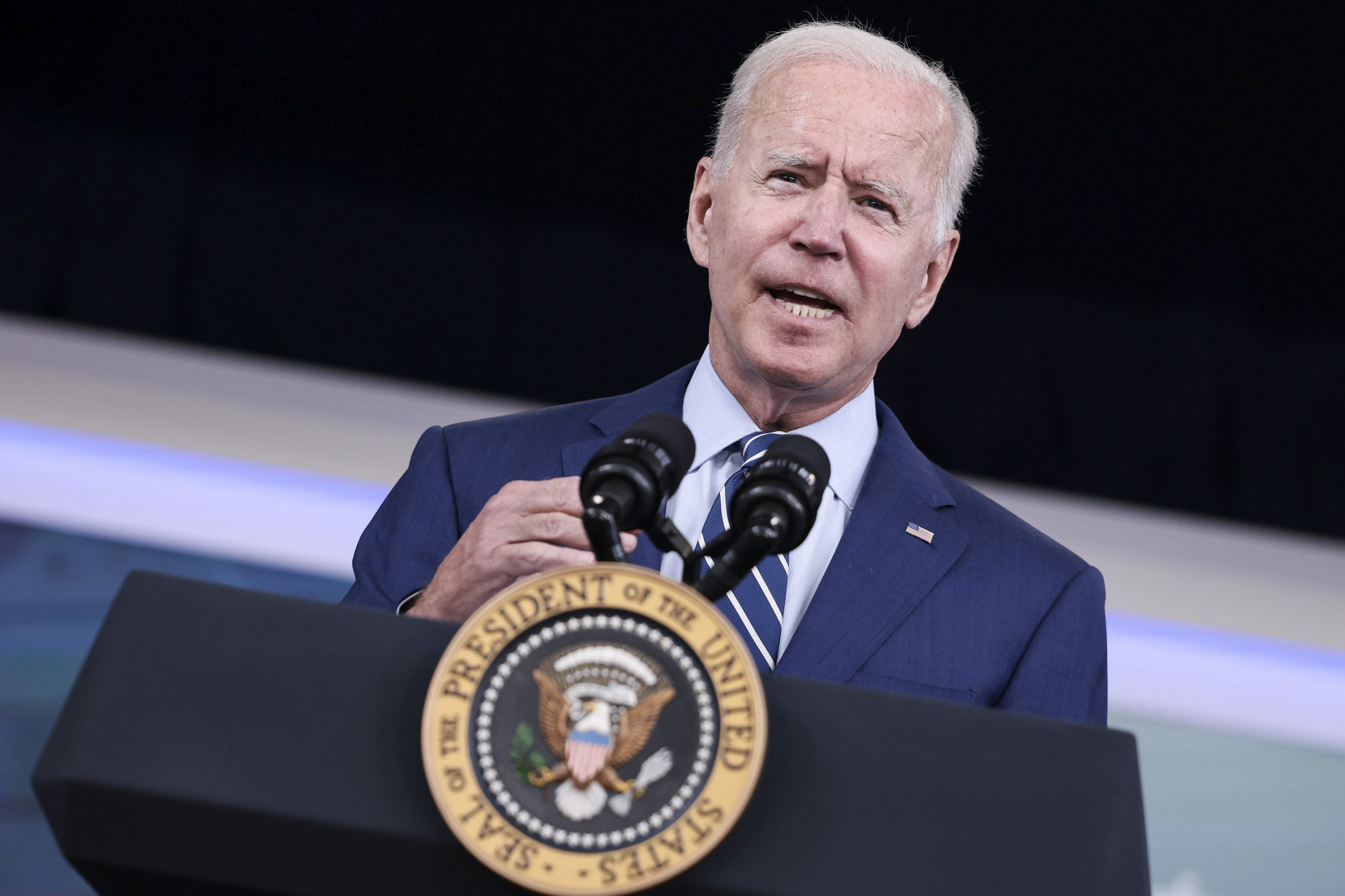 Biden Losing Ground on Support for 2 Key Campaign Issues