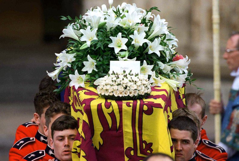 Princess Diana's Coffin With Mummy Letter