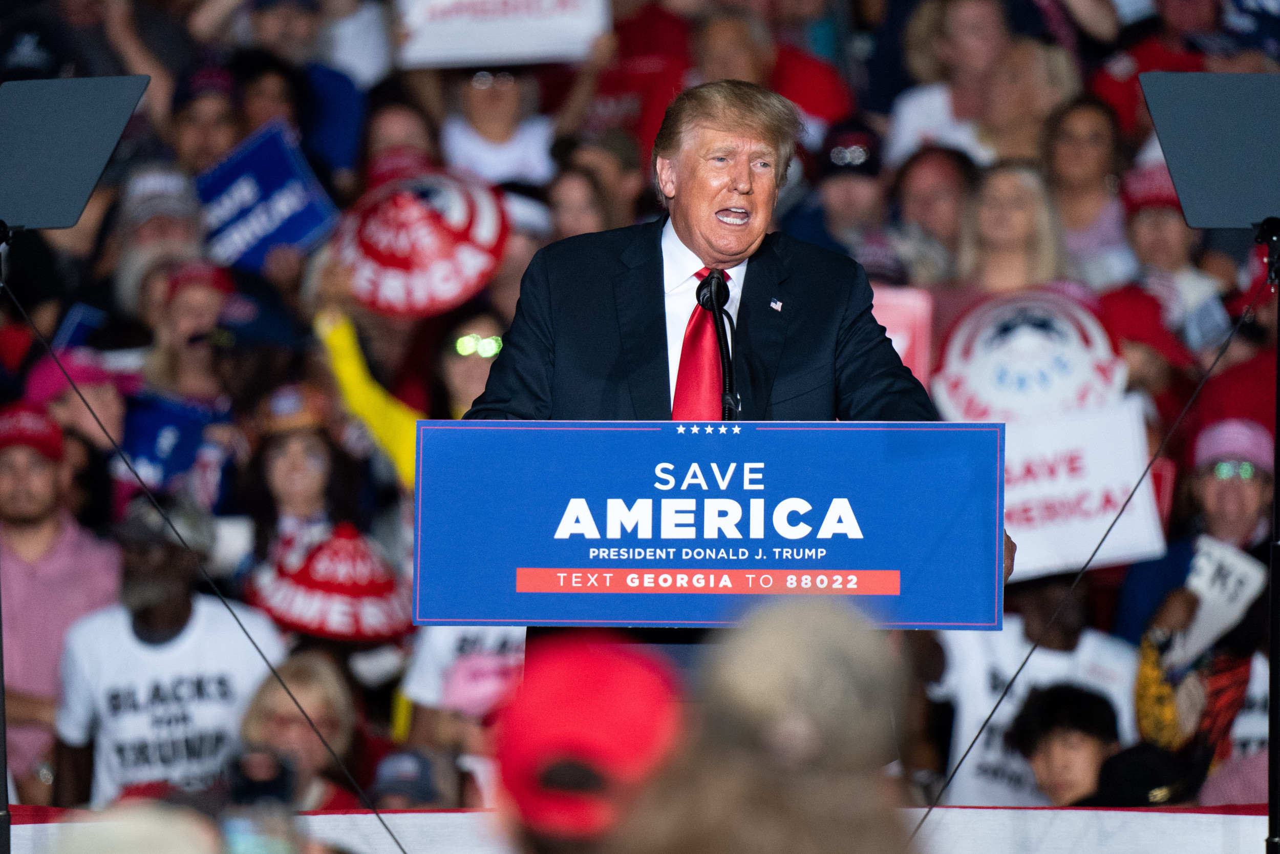 Latest Donald Trump 2024 Polling as Former President Brushes Off Ron DeSantis Prospect