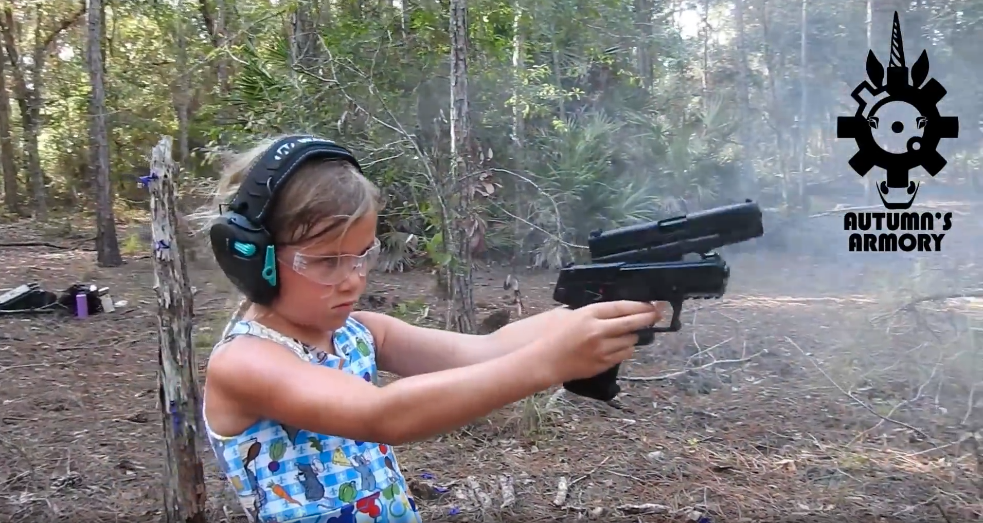 Video of Little Girl Dual-Wielding Guns Viewed Over 2 Million Times -  Newsweek