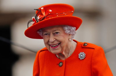 Queen Starts Commonwealth Game Baton Relay Queen Starts Commonwealth Game Baton Relay