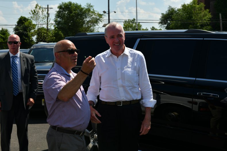 Governors Team Up to Share Gun Info