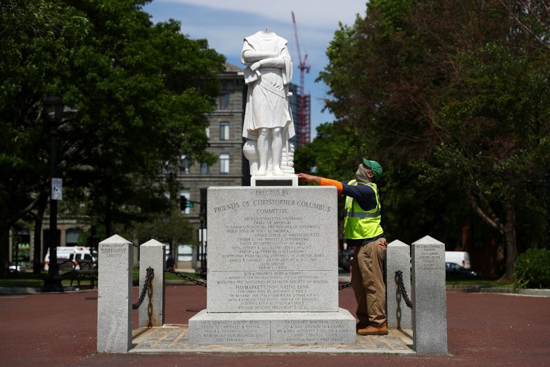 Philadelphia Won't remove box Encasing Columbus statue