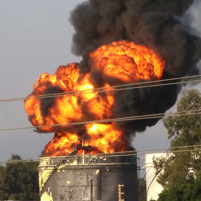 Smoke billows from oil fire in Lebanon Smoke billows from oil fire in Lebanon