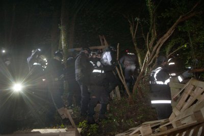 HS2 protesters blockade themselves in tunnel