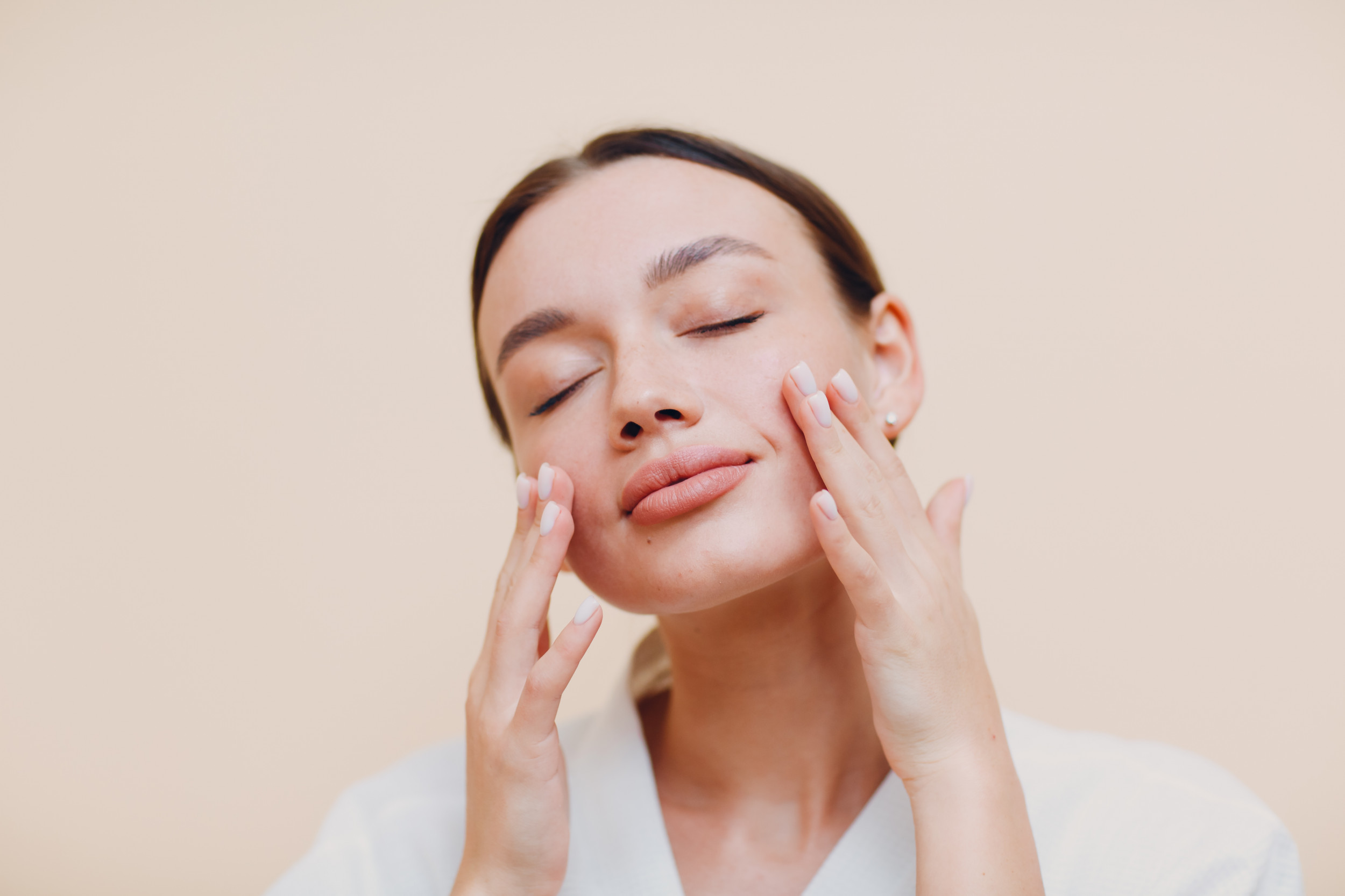 TikTokkers, Please Stop Using Lube on Your Face TikTokkers, Please Stop Using Lube on Your Face